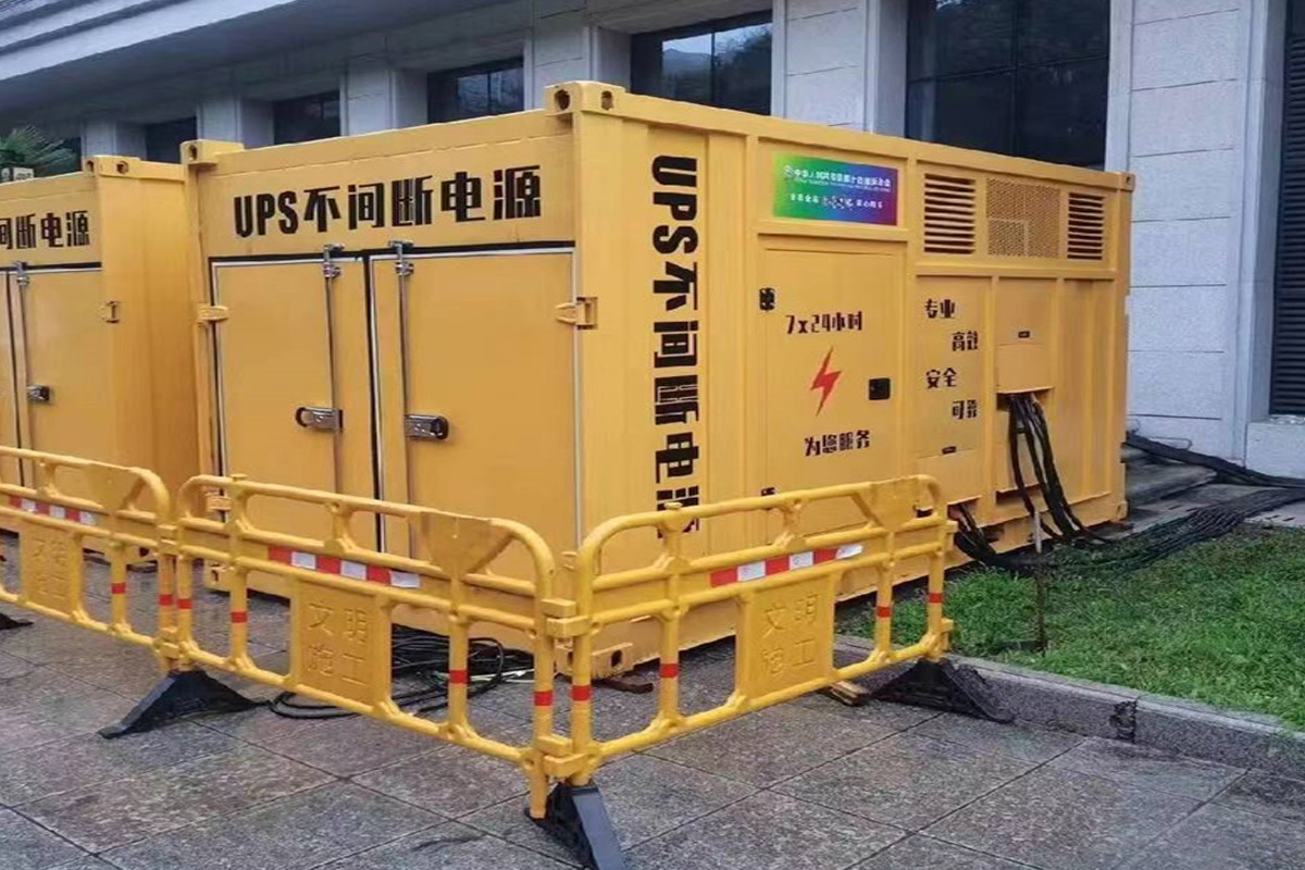莲湖发电机租赁施工现场